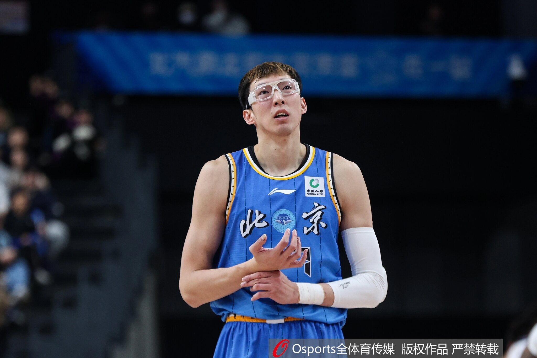 九游-这场打得像外援!周琦终结十分高效 砍下23分13板&抢到7前场板